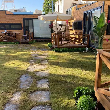 別荘 Robinson Tiny House Park